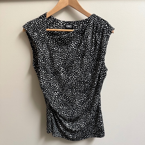 INC dress shirt in black and white print. Size Medium. - Picture 1 of 3